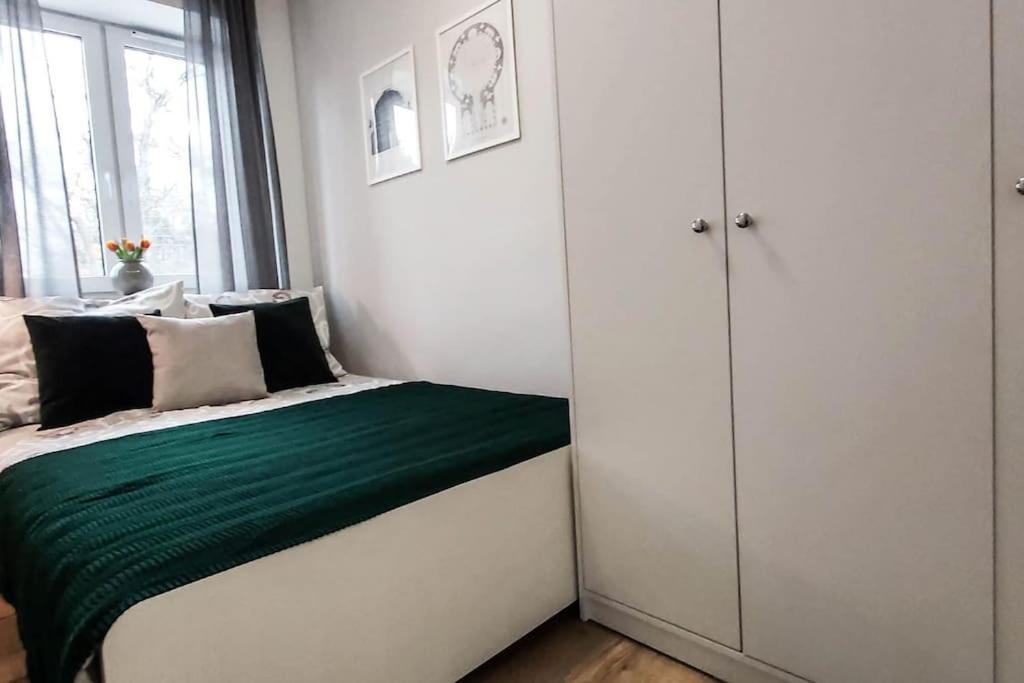 Bezagenta Mozart4 2 Room Easy Transit To City Wifi 华沙 外观 照片